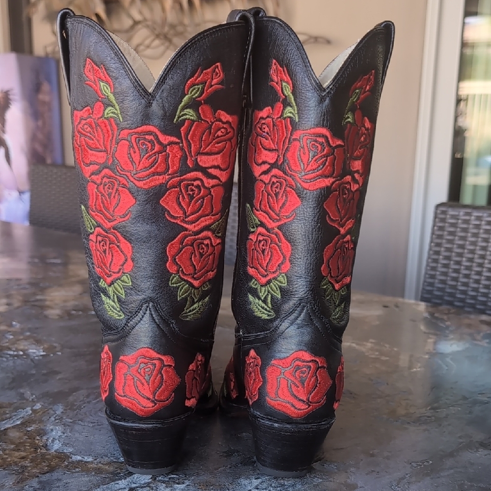 Chic Black Heeled Boots with Red Rose Design - Picture 4 of 9